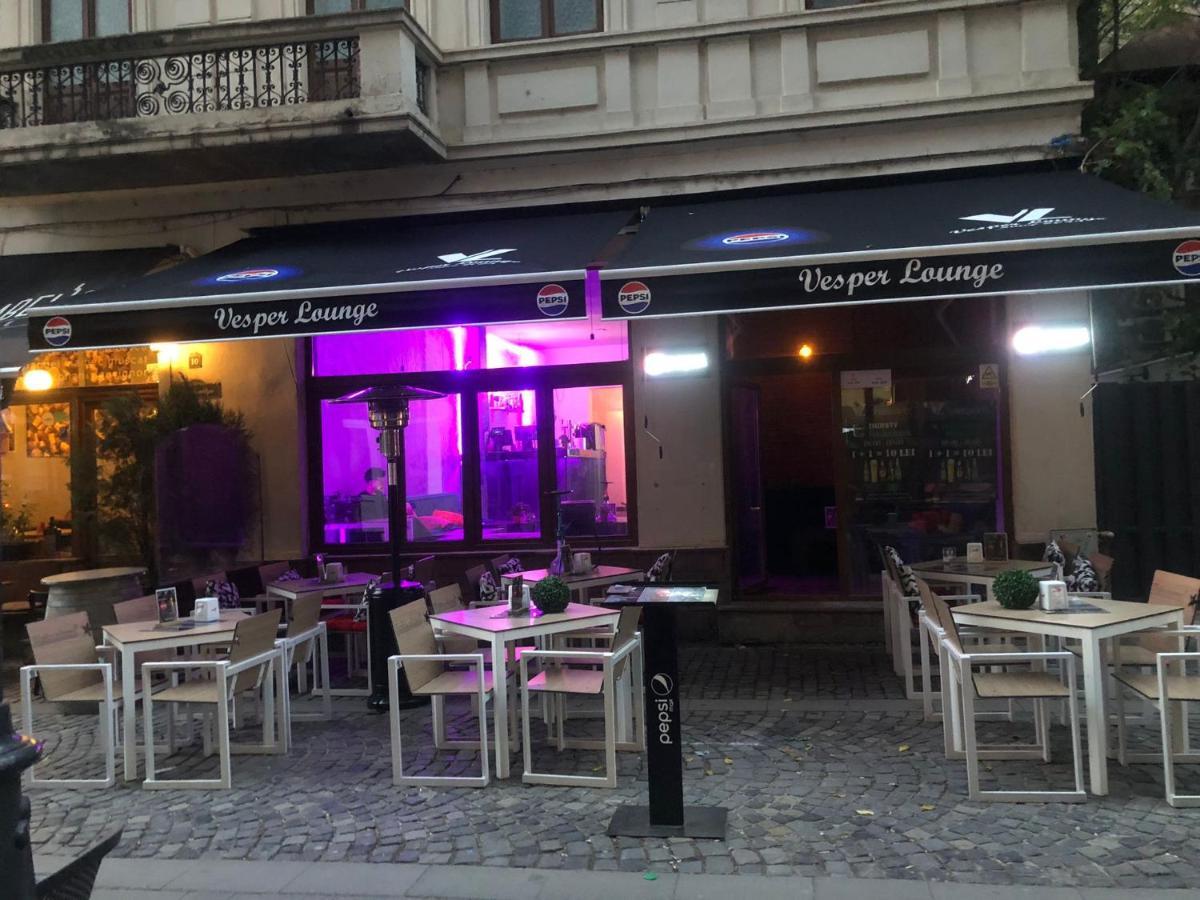 Old Town Bar Apartments On Street Tonitza Бухарест Экстерьер фото