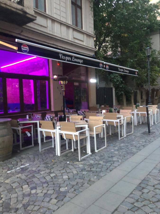 Old Town Bar Apartments On Street Tonitza Бухарест Экстерьер фото